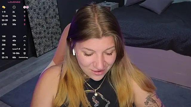 Snapshot of Fairy__Sofia chatting on February 17, 8:19 am Fairy Sofia online show from February 17, 8:19 am