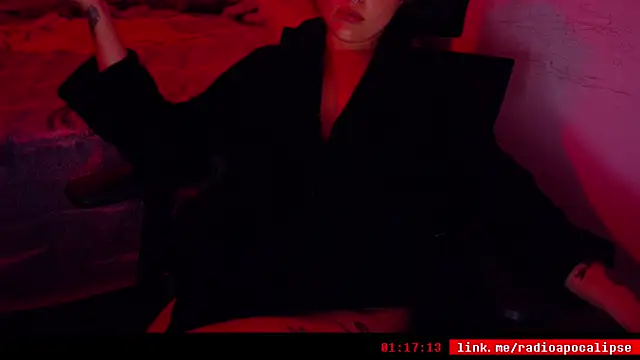 Snapshot of mskuddo chatting on November 19, 10:43 pm mskuddo online show from November 19, 10:43 pm