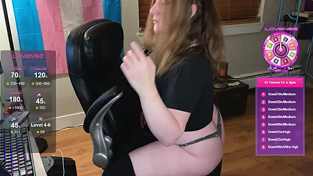 luluvaladon online show from October 24, 5:15 am