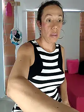 YOURSDEBORA online show from February 15, 7:06 pm