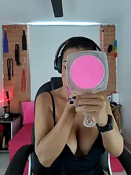 YOURSDEBORA online show from February 23, 8:55 pm