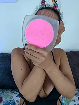 YOURSDEBORA online show from October 6, 8:06 pm