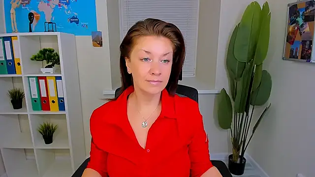 Snapshot of AnaMills chatting on October 10, 10:14 am AnaMills online show from October 10, 10:14 am