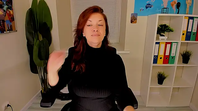 Snapshot of AnaMills chatting on November 11, 10:15 am AnaMills online show from November 11, 10:15 am