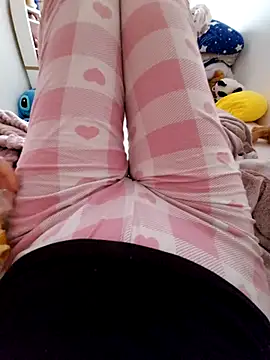 Snapshot of lolyforyou chatting on March 13, 9:10 am lolyforyou online show from March 13, 9:10 am