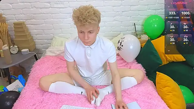 LandelRay online show from March 15, 8:54 pm