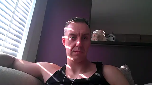 Snapshot of ploki2180 chatting on February 16, 11:59 am ploki2180 online show from February 16, 11:59 am