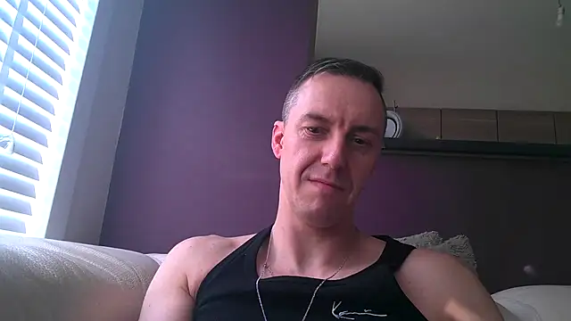 Snapshot of ploki2180 chatting on February 16, 3:05 pm ploki2180 online show from February 16, 3:05 pm