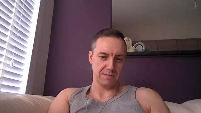 Snapshot of ploki2180 chatting on February 23, 4:02 pm ploki2180 online show from February 23, 4:02 pm