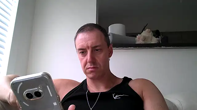 Snapshot of ploki2180 chatting on December 14, 10:20 am ploki2180 online show from December 14, 10:20 am