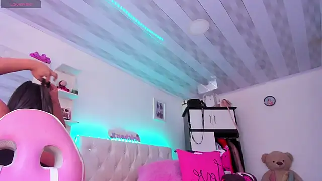 Snapshot of briitany_hot chatting on January 10, 3:27 pm briitany hot online show from January 10, 3:27 pm