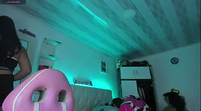 Snapshot of briitany_hot chatting on March 14, 12:10 am briitany hot online show from March 14, 12:10 am