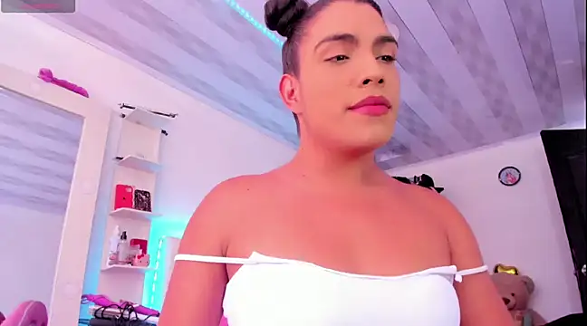 Snapshot of briitany_hot chatting on March 16, 6:12 pm briitany hot online show from March 16, 6:12 pm