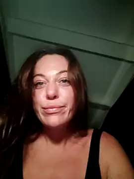 Snapshot of LilliThelo chatting on March 1, 10:02 am LilliThelo online show from March 1, 10:02 am