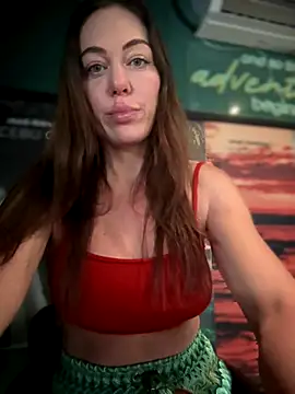 Snapshot of LilliThelo chatting on October 1, 1:00 am LilliThelo online show from October 1, 1:00 am