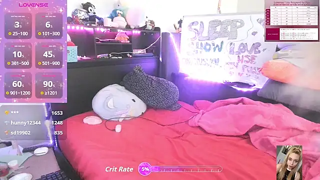 Blondiewithanass online show from September 11, 12:33 am