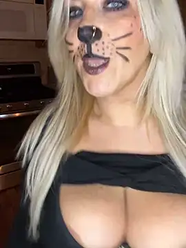 LittleMissEeve online show from October 25, 10:59 pm