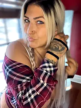 LittleMissEeve online show from December 1, 9:31 pm