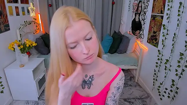 Laly Peach online show from December 22, 11:33 am