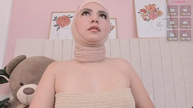 dalilasaadi  online show from February 20, 4:03 pm