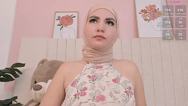 dalilasaadi  online show from February 22, 2:08 pm