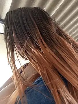 AbellaLizz online show from February 19, 1:50 pm