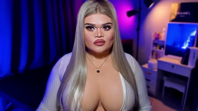 Snapshot of KarolinaThompson chatting on December 9, 1:51 am KarolinaThompson online show from December 9, 1:51 am