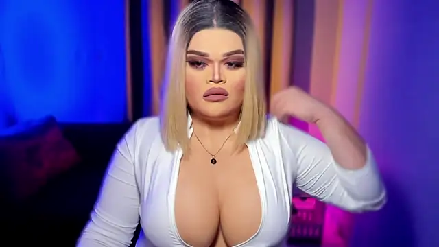 Snapshot of KarolinaThompson chatting on January 31, 8:22 am KarolinaThompson online show from January 31, 8:22 am