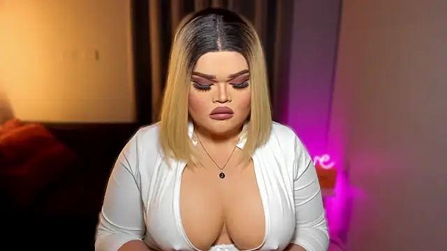 Snapshot of KarolinaThompson chatting on February 20, 10:27 am KarolinaThompson online show from February 20, 10:27 am