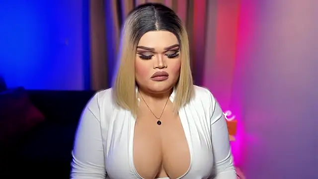 Snapshot of KarolinaThompson chatting on March 5, 9:05 am KarolinaThompson online show from March 5, 9:05 am