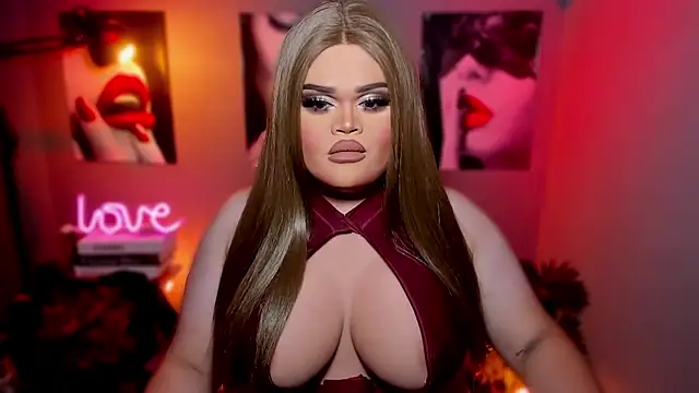 Snapshot of KarolinaThompson chatting on September 23, 6:44 pm KarolinaThompson online show from September 23, 6:44 pm