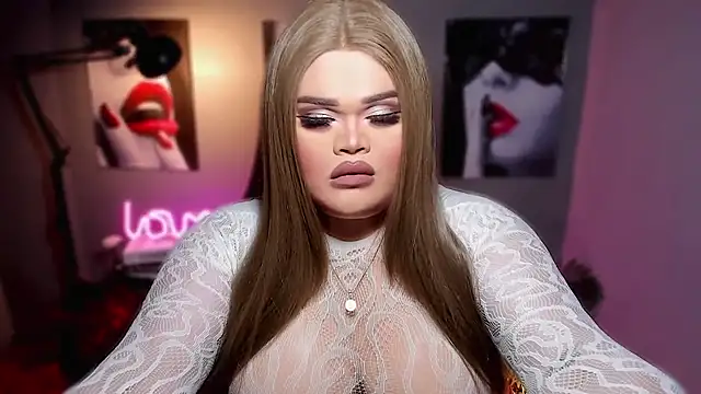 Snapshot of KarolinaThompson chatting on October 21, 4:57 am KarolinaThompson online show from October 21, 4:57 am