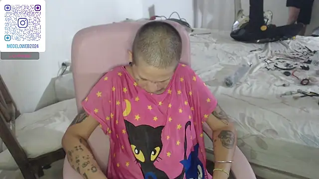 moon cat85 online show from February 6, 8:34 pm