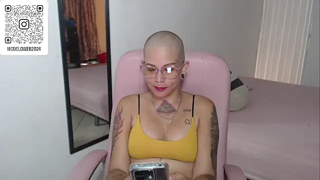 moon cat85 online show from February 20, 2:57 pm