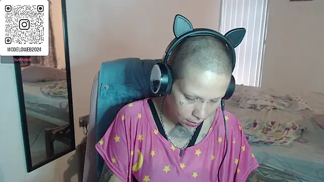 moon cat85 online show from March 6, 2:29 pm