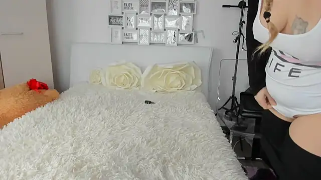 sweetemy4u online show from December 27, 11:50 am