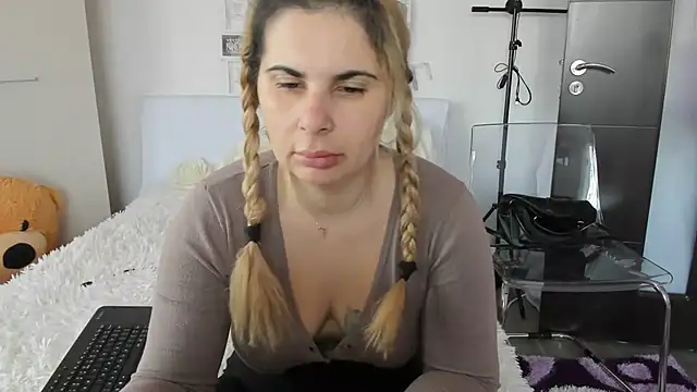 sweetemy4u online show from January 9, 8:03 am