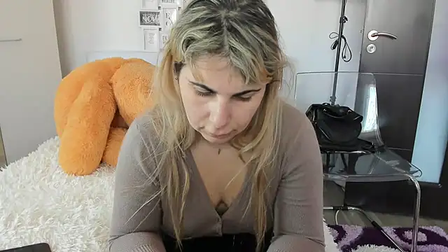 sweetemy4u online show from March 4, 9:51 am