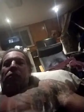 Snapshot of trucker1979 chatting on December 14, 7:58 am trucker1979 online show from December 14, 7:58 am