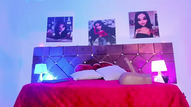 Snapshot of Ariana_lopezz chatting on February 15, 12:54 pm Ariana lopezz online show from February 15, 12:54 pm