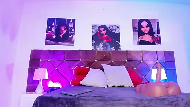 Snapshot of Ariana_lopezz chatting on March 1, 12:45 pm Ariana lopezz online show from March 1, 12:45 pm