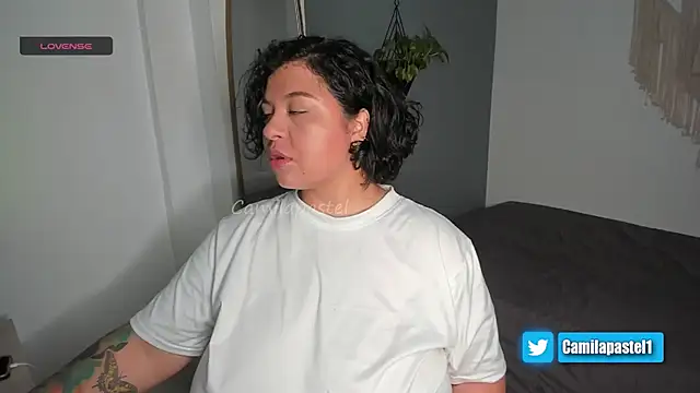 Snapshot of camilapastel chatting on September 23, 12:19 pm camilapastel online show from September 23, 12:19 pm