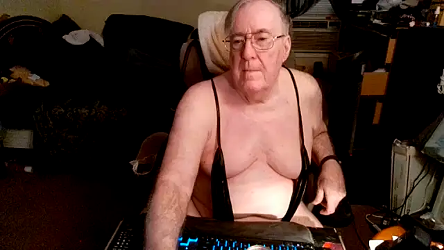 Toastir online show from October 5, 8:40 pm