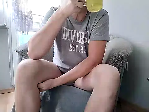 grzes19763 online show from February 13, 12:32 pm