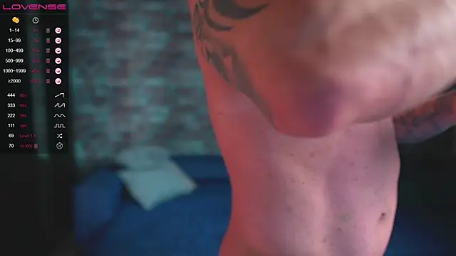 Snapshot of mark_normal chatting on February 16, 5:15 am mark normal online show from February 16, 5:15 am