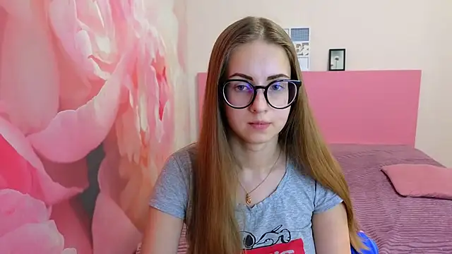 AliceAdams online show from February 6, 5:09 pm