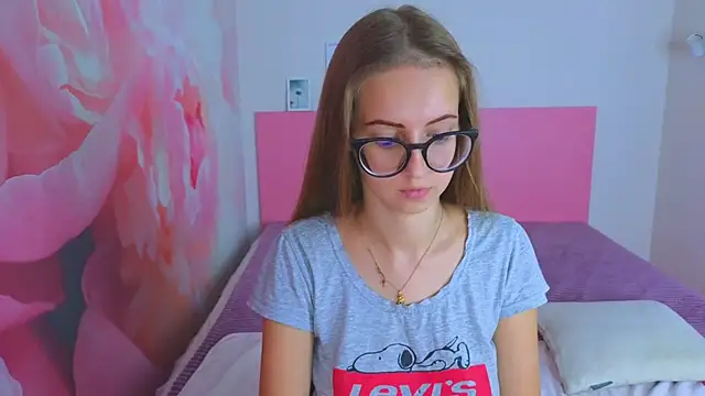 AliceAdams online show from October 24, 6:43 am