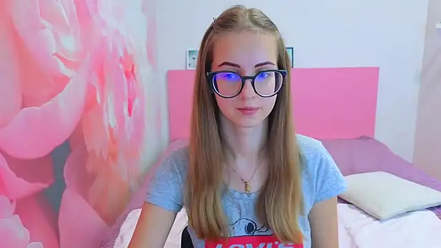 AliceAdams online show from November 15, 8:33 am