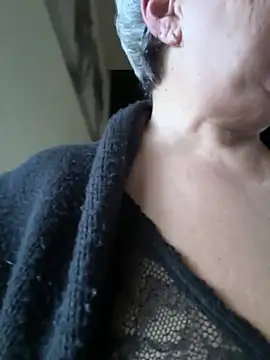 Snapshot of simona60 chatting on February 2, 8:24 am simona60 online show from February 2, 8:24 am