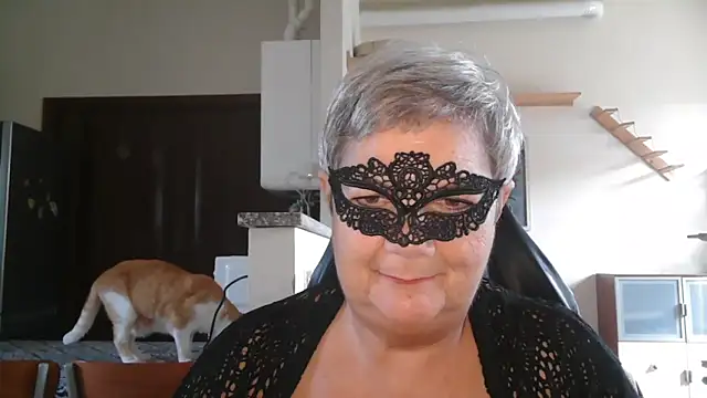 Snapshot of simona60 chatting on September 17, 8:27 am simona60 online show from September 17, 8:27 am